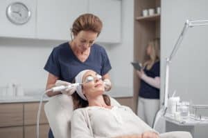 detatouage sourcils laser picoseconde suivi medical