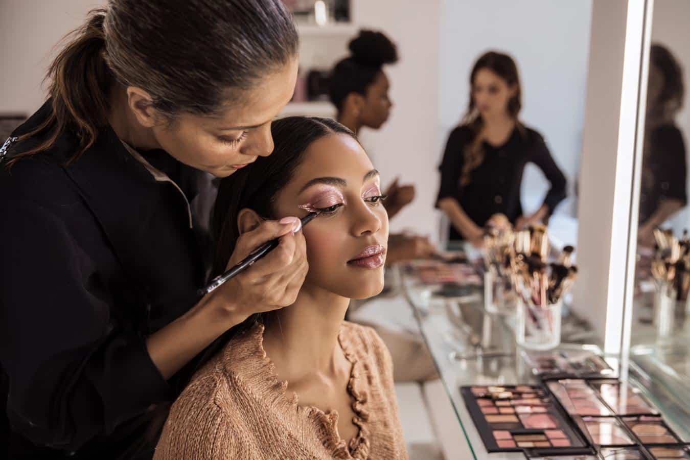 maquillage metallique sur paupieres